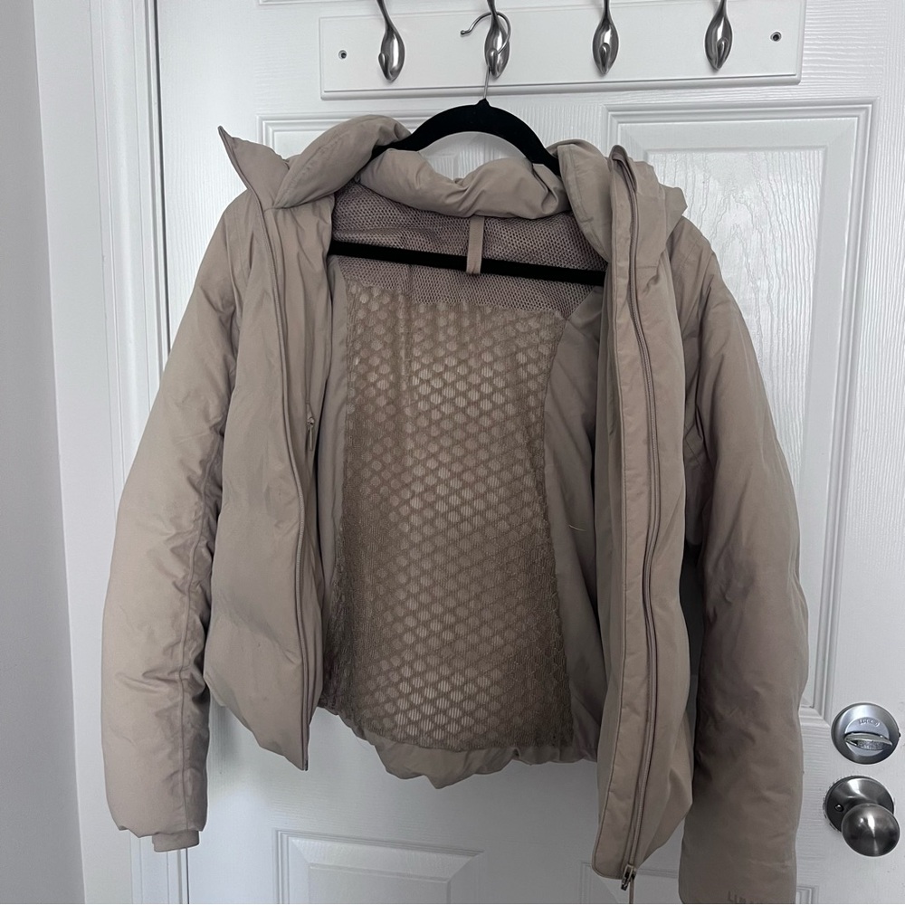 Lululemon Slush Hour Hooded Jacket - Picture 13 of 16